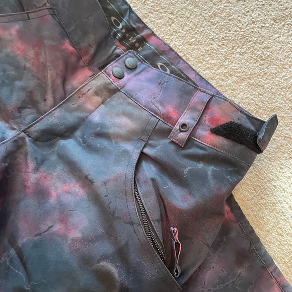 womens Oakley snow pants size small - Picture 3 of 6